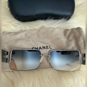 CHANEL DIAMANTE RIMLESS SUNGLASSES IN HOLOGRAPHIC SILVER